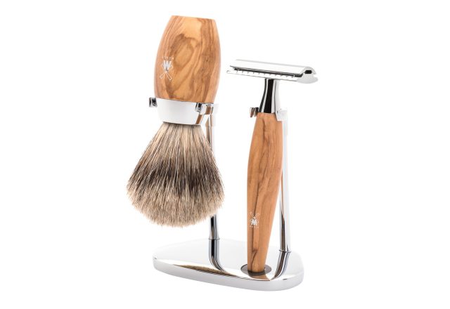 Kosmo Borotvakészlet | Zárt Fésűs Borotvakészülék | Finom Borzszőr Pamacs | Állvány | Olajfa