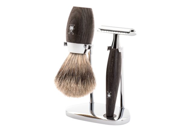 Kosmo Borotvakészlet | Zárt Fésűs Borotvakészülék | Finom Borzszőr Pamacs | Állvány | Mocsári Tölgy