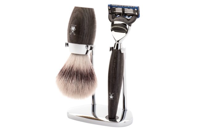 Kosmo Borotvakészlet | Gillette Fusion | Silvertip Fibre Pamacs | Állvány | Mocsári Tölgy